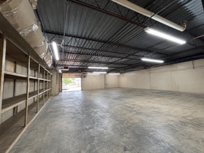 820 Shelby Ln, Austin, TX for lease Interior Photo- Image 2 of 8