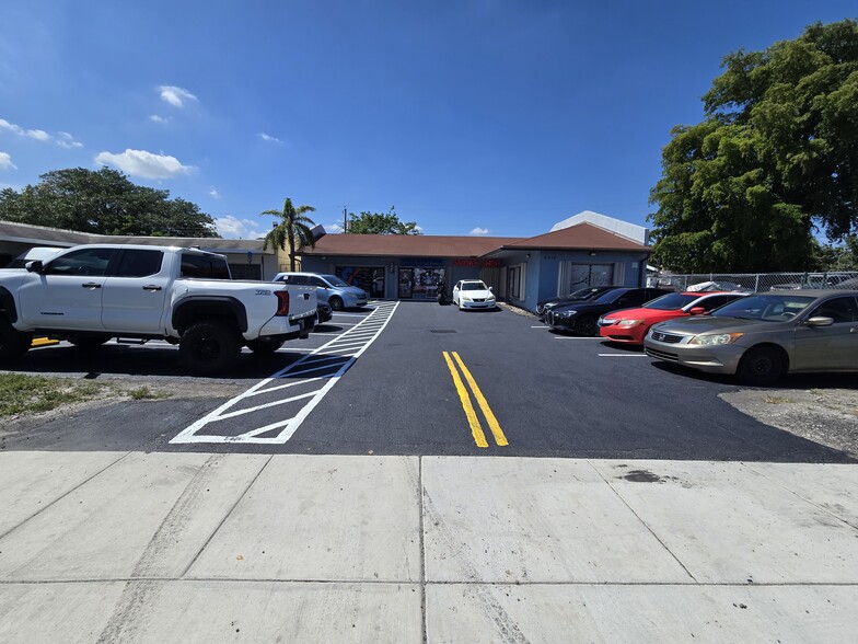 2510 NW 19th St, Fort Lauderdale, FL for sale - Primary Photo - Image 1 of 4