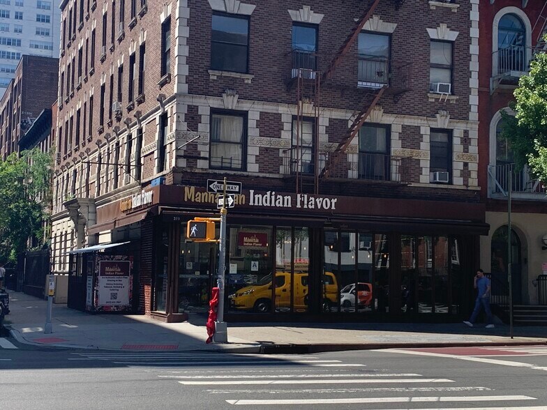 311 Second Ave, New York, NY à louer - Photo du bâtiment - Image 3 de 14