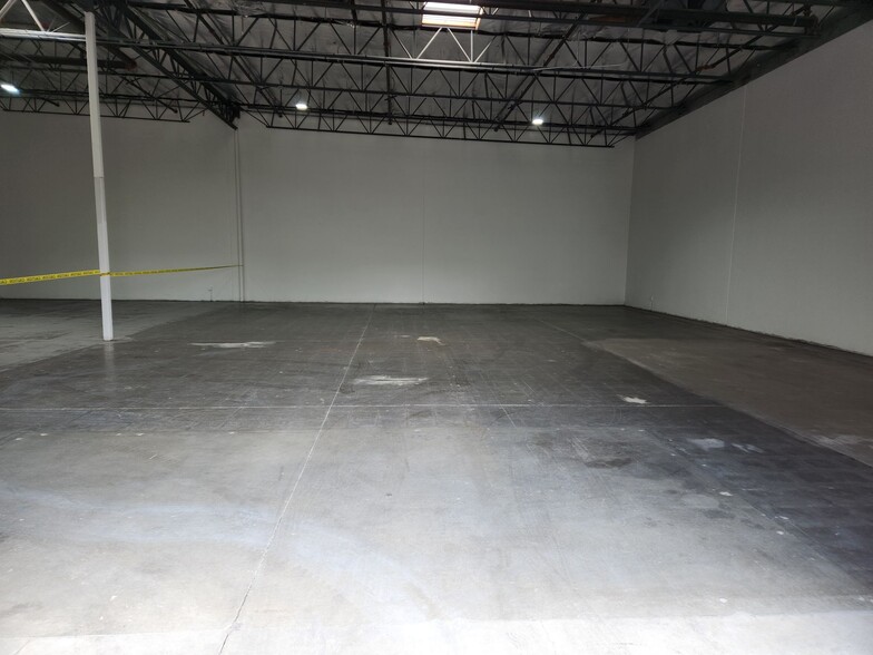 7445-7455 Lampson Ave, Garden Grove, CA for lease - Interior Photo - Image 3 of 6