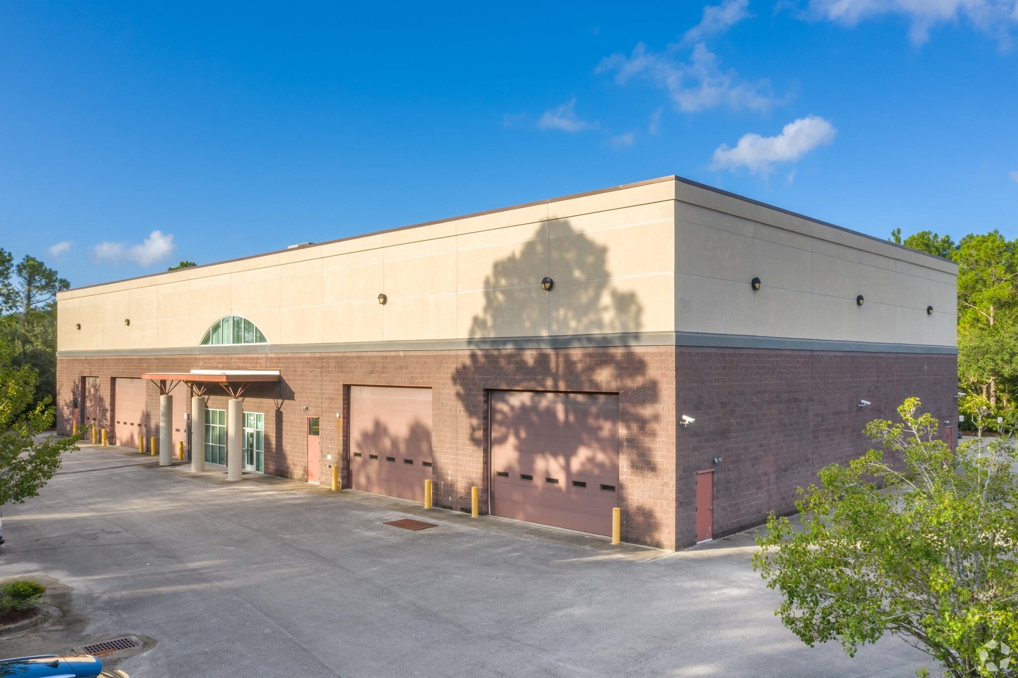 3680 Clear Channel Pl, Jacksonville, FL for lease Primary Photo- Image 1 of 10