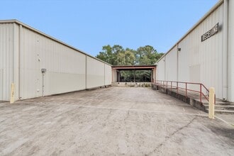 1207 N Fm 3083 Rd, Conroe, TX for lease Interior Photo- Image 2 of 20