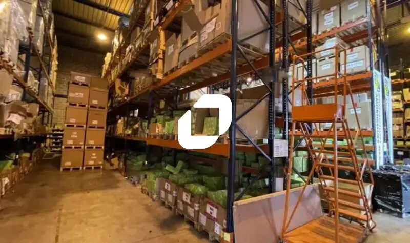 Flex in Gennevilliers for lease - Interior Photo - Image 2 of 3