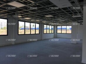Office in Lyon for lease Interior Photo- Image 2 of 4