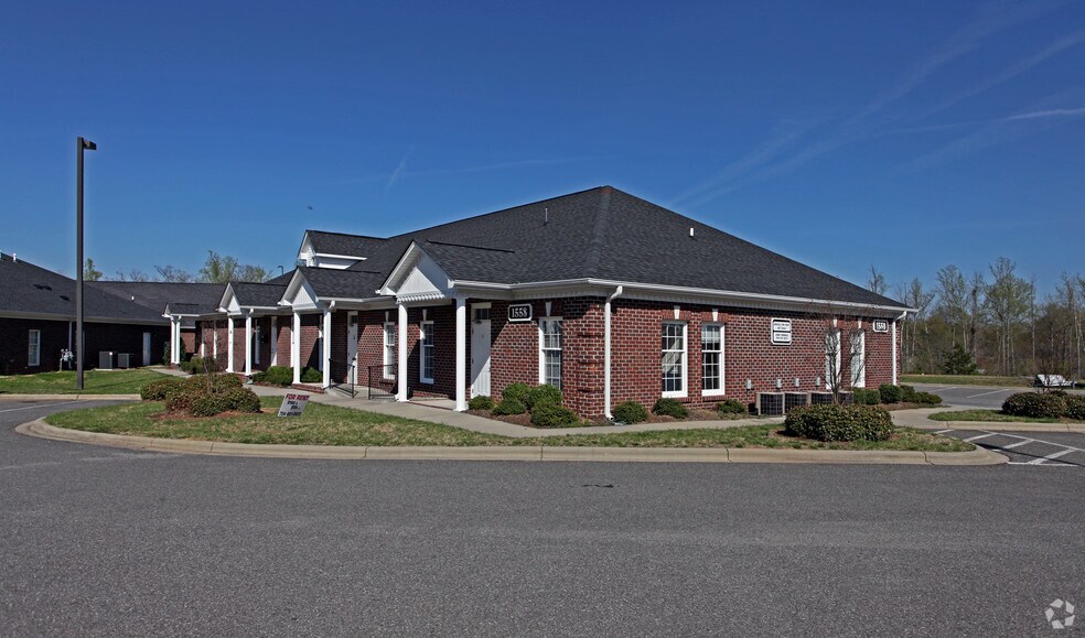 1558 Union Rd, Gastonia, NC à louer - Photo du bâtiment - Image 3 de 8
