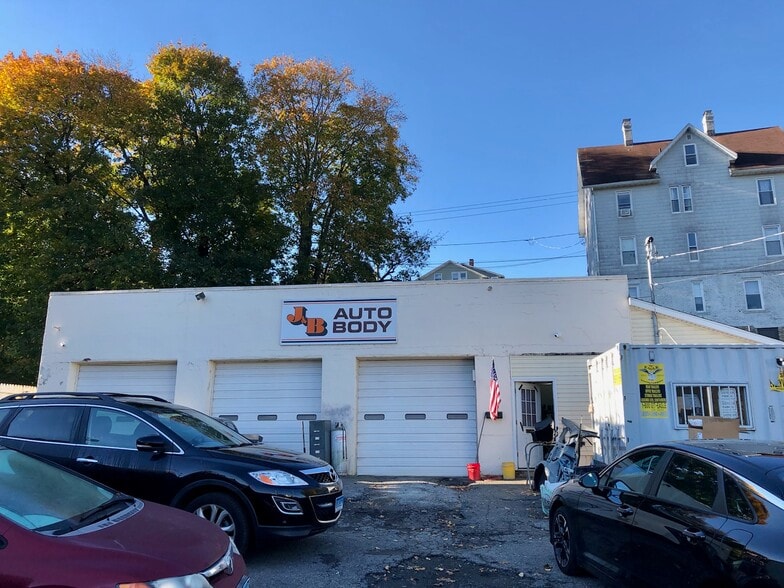 582 Howe Ave, Shelton, CT for sale - Building Photo - Image 2 of 2