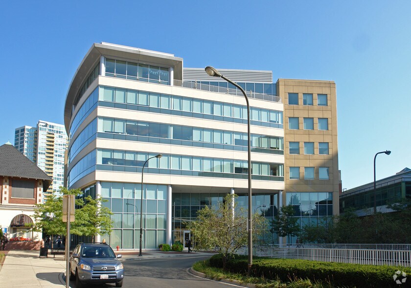909 Davis St, Evanston, IL à louer - Photo du bâtiment - Image 2 de 3