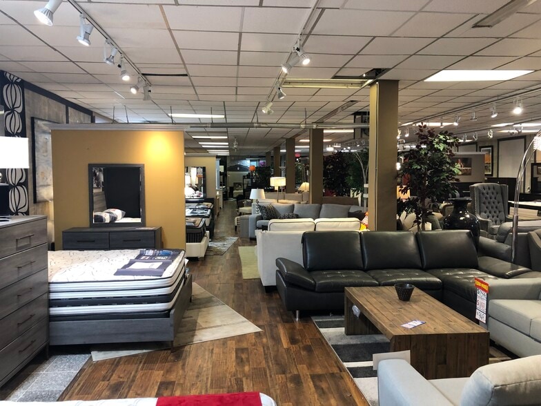 752 Wharncliffe Rd S, London, ON for lease - Building Photo - Image 3 of 7