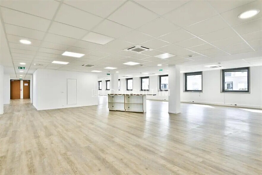 Office in Boulogne-Billancourt for sale - Building Photo - Image 2 of 7