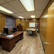1704 NW 6th St, Oklahoma City, OK for lease Interior Photo- Image 2 of 15