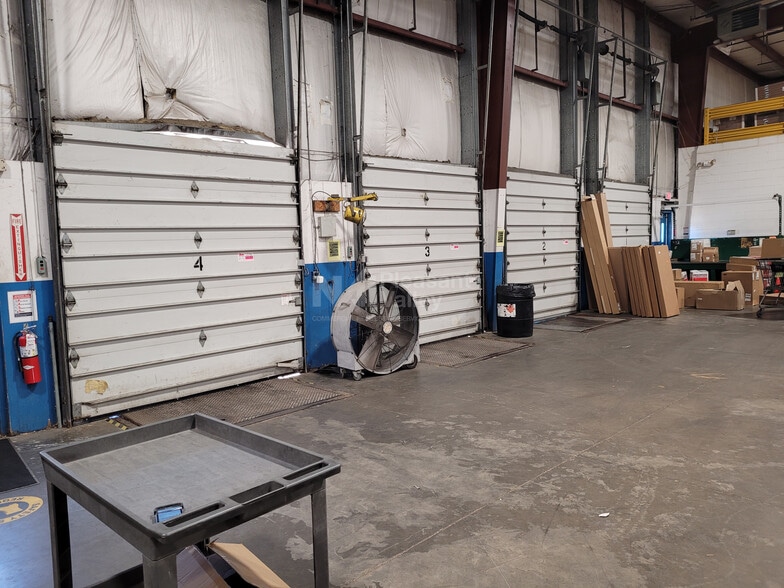 1329 E Archwood Ave, Akron, OH for lease - Building Photo - Image 3 of 5