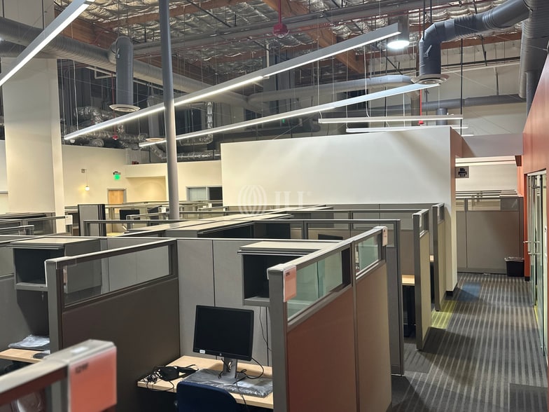 10947-10953 Pendleton St, Sun Valley, CA for lease - Building Photo - Image 3 of 8