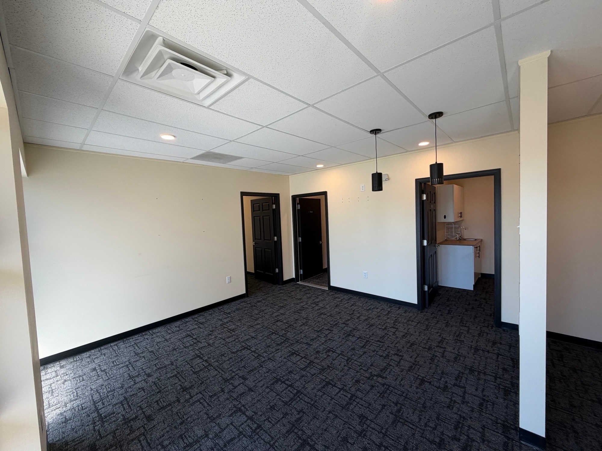 340 S Walker St, Bloomington, IN for lease Interior Photo- Image 1 of 8
