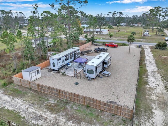 Plus de détails pour 516 2nd NW st, Steinhatchee, FL - Spécialité à vendre