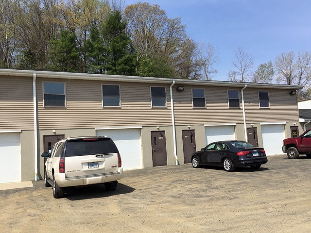 34 Del Mar Dr, Brookfield, CT for lease - Building Photo - Image 1 of 7