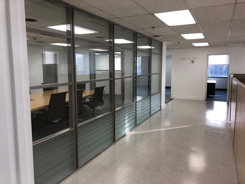 1 Barry Pl, Stamford, CT for lease - Interior Photo - Image 3 of 6