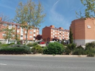 Commerce de détail dans Segovia, Segovia à louer Photo du bâtiment- Image 1 de 8