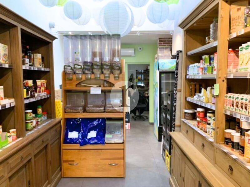 Retail in Lille for lease Interior Photo- Image 1 of 4