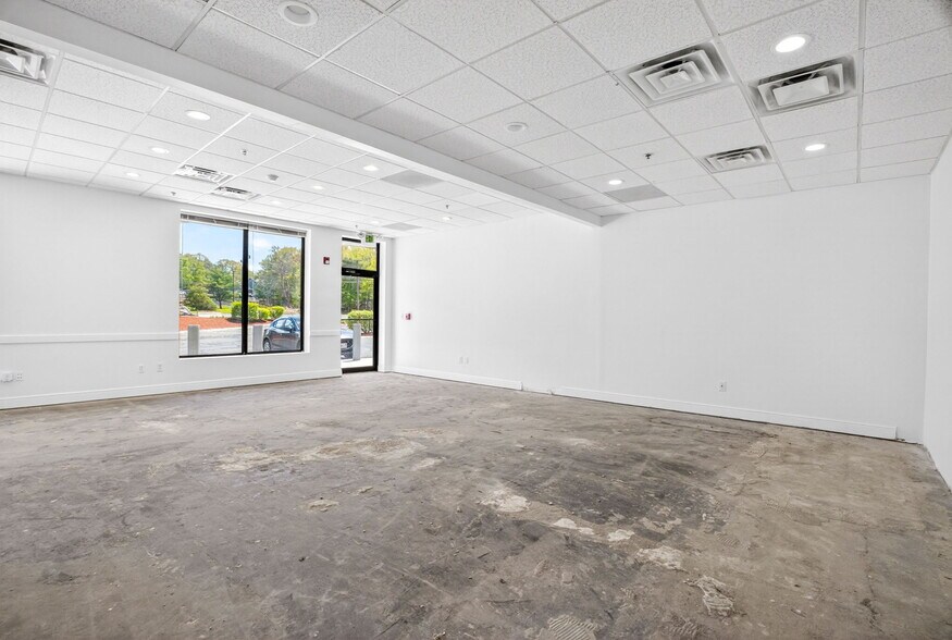 214 Broadway, Saugus, MA à louer - Photo intérieure - Image 3 de 11