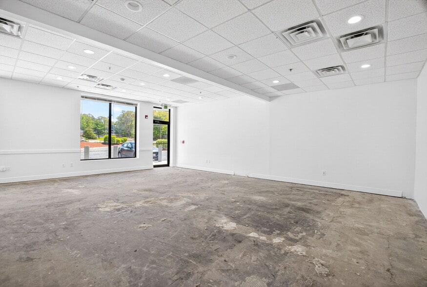 214 Broadway, Saugus, MA à louer - Photo intérieure - Image 3 de 11