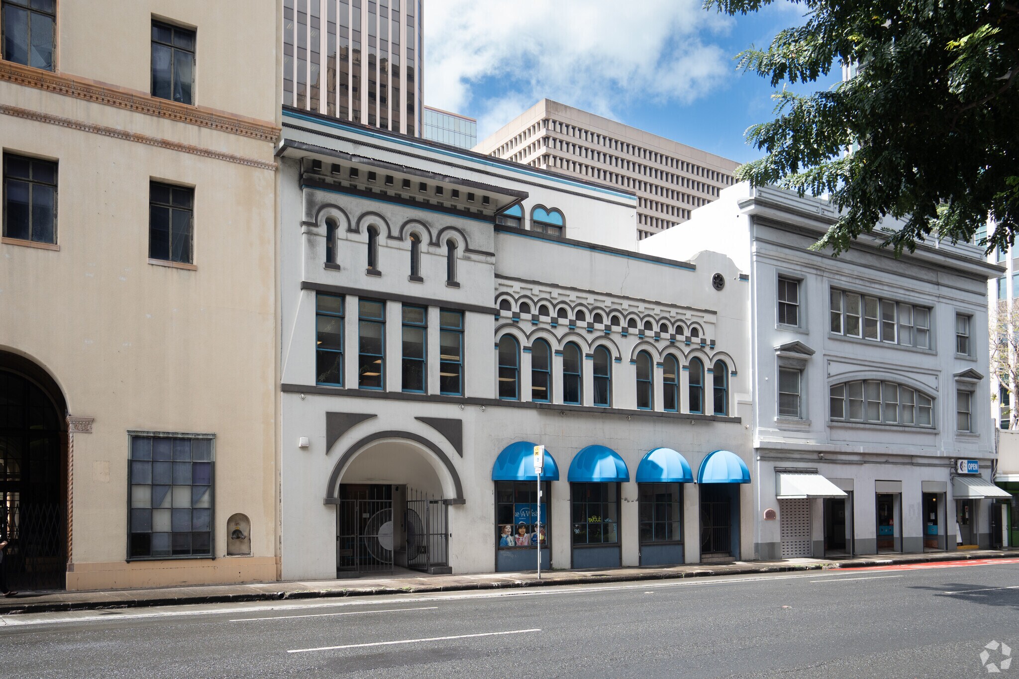 223 S King St, Honolulu, HI à louer Photo du bâtiment- Image 1 de 12
