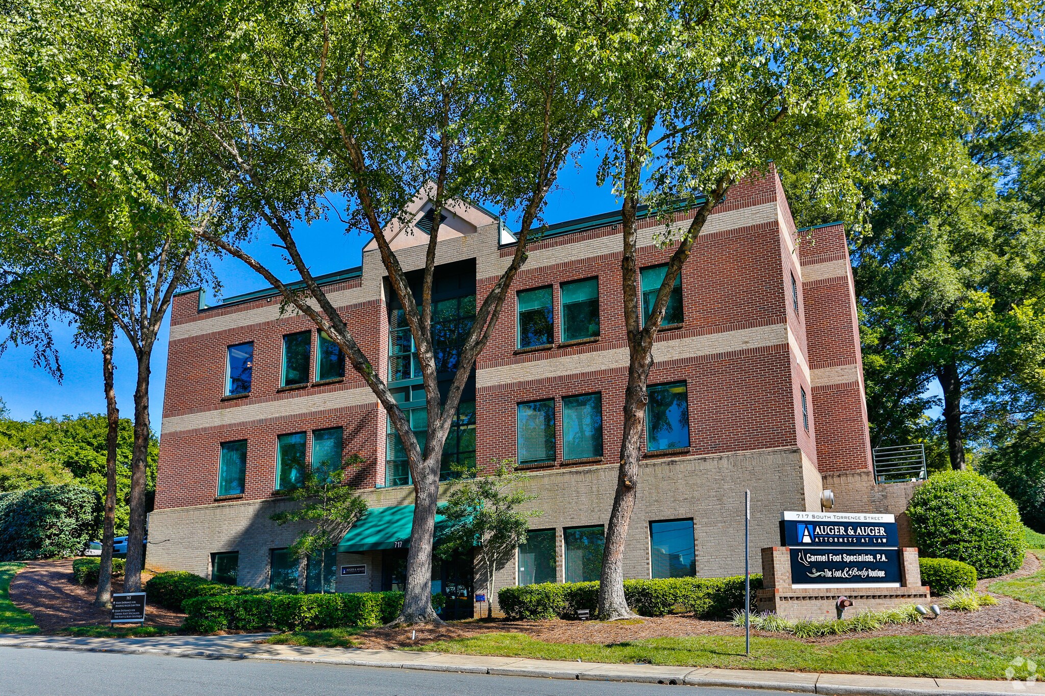 717 S Torrence St, Charlotte, NC for sale Primary Photo- Image 1 of 5