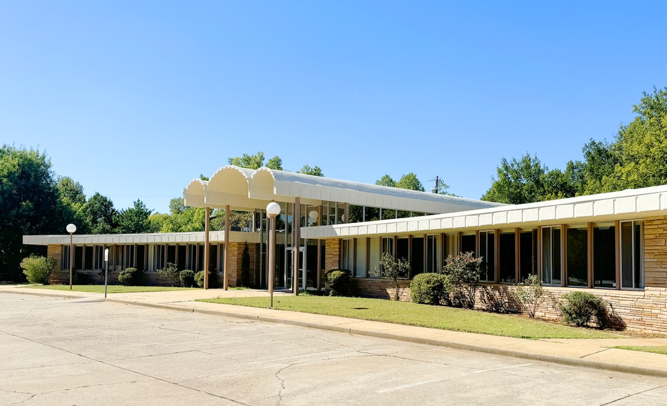 301 NW 36th St, Oklahoma City, OK à louer - Photo du bâtiment - Image 3 de 15