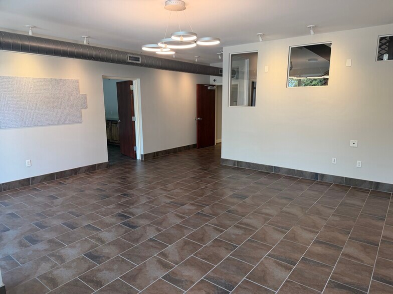 508 E North St, Greenville, SC à louer - Photo du bâtiment - Image 3 de 6