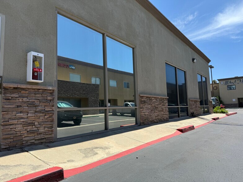 8288-8290 Miramar Rd, San Diego, CA à louer - Photo du bâtiment - Image 3 de 3
