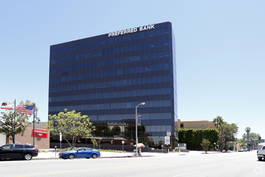 18321 Ventura Blvd, Tarzana, CA for lease - Building Photo - Image 2 of 16