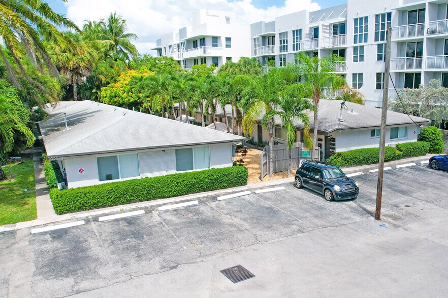921-925 NE 17th Ave, Fort Lauderdale, FL à vendre - Photo du bâtiment - Image 1 de 22