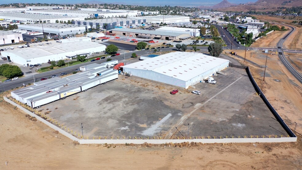 6300 Box Springs Blvd, Riverside, CA for lease - Building Photo - Image 2 of 3