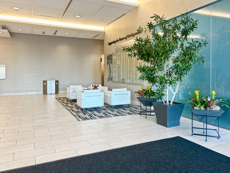 9400 W Higgins Rd, Rosemont, IL à louer - Photo intérieure - Image 3 de 11