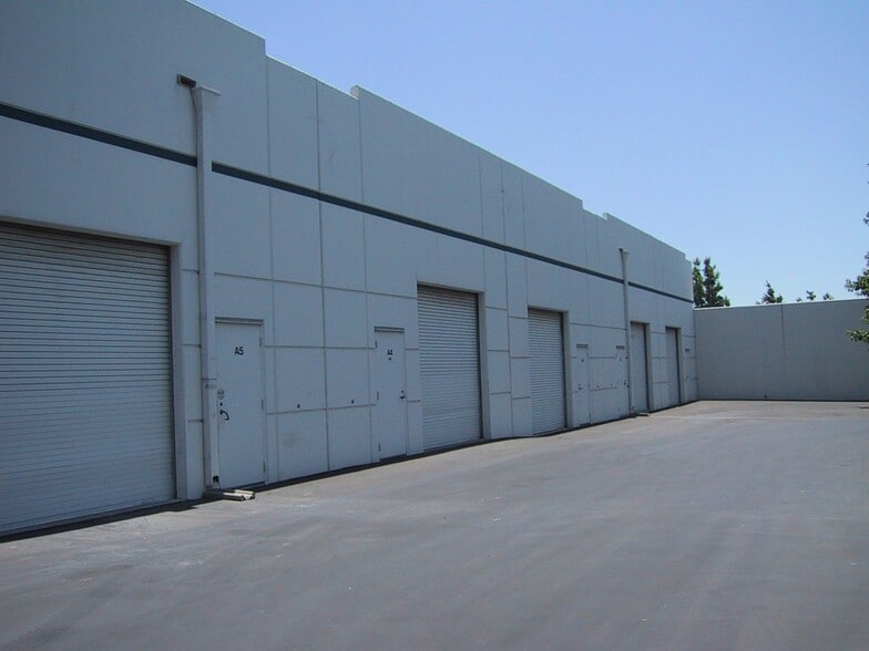 2125 Wright Ave, La Verne, CA for lease - Building Photo - Image 3 of 5