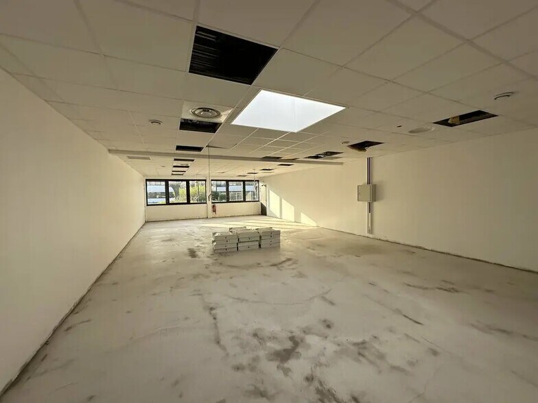 Office in Strasbourg for lease - Interior Photo - Image 2 of 4