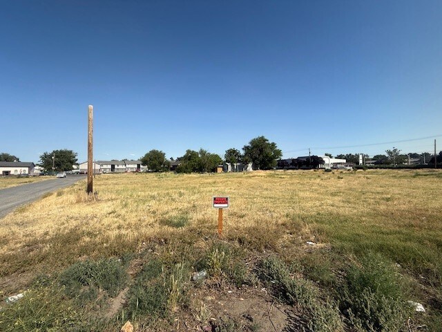 337 E Highland Ave, Hermiston, OR à vendre - Photo du bâtiment - Image 2 de 4