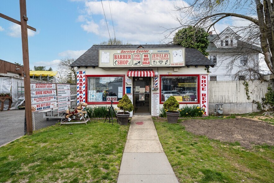 353 Hempstead Ave, West Hempstead, NY for sale - Primary Photo - Image 1 of 5