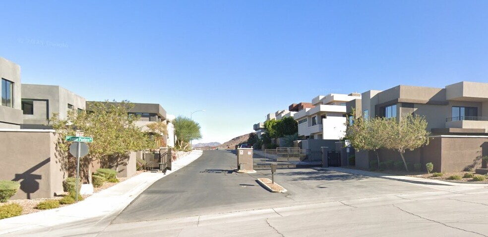 1161 Calle De Luz, Henderson, NV à vendre - Photo du bâtiment - Image 2 de 2