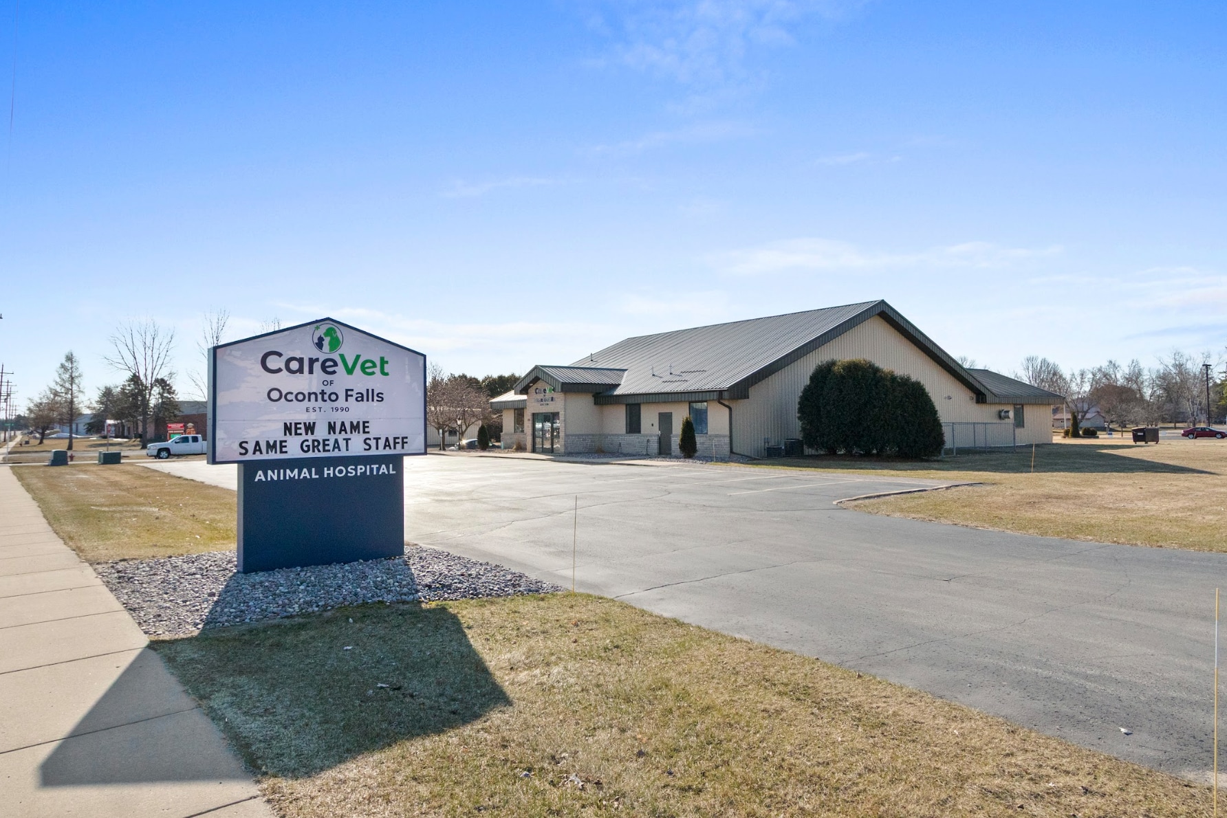 180 E Highland Dr, Oconto Falls, WI for sale Primary Photo- Image 1 of 6