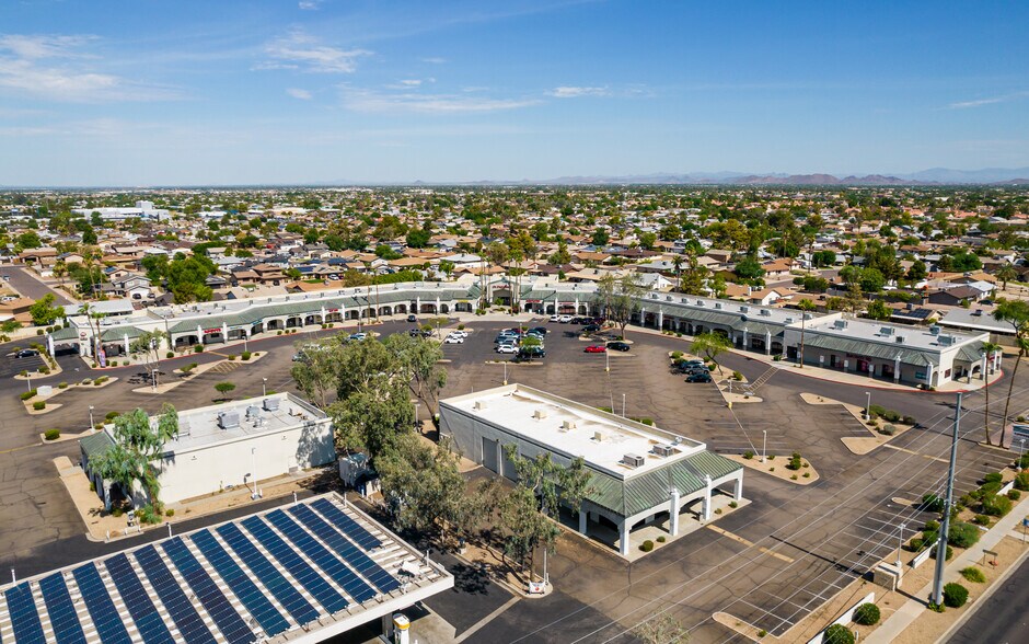 5930 W Greenway Rd, Glendale, AZ à louer - Photo du bâtiment - Image 1 de 15