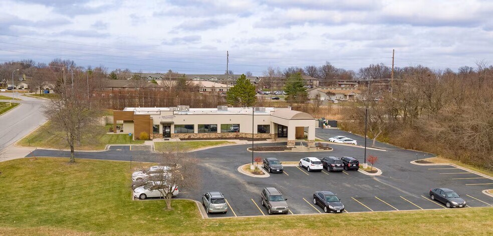 2311 Redwood Ave, Independence, MO à vendre - Photo du bâtiment - Image 3 de 4