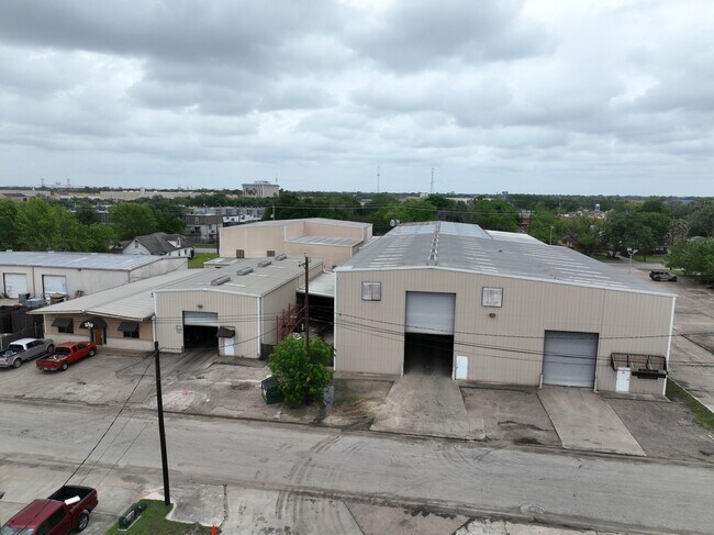 Plus de détails pour 1203 Center St, Pasadena, TX - Industriel à louer