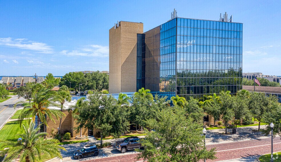 312 W 1st St, Sanford, FL à louer - Photo du bâtiment - Image 2 de 14