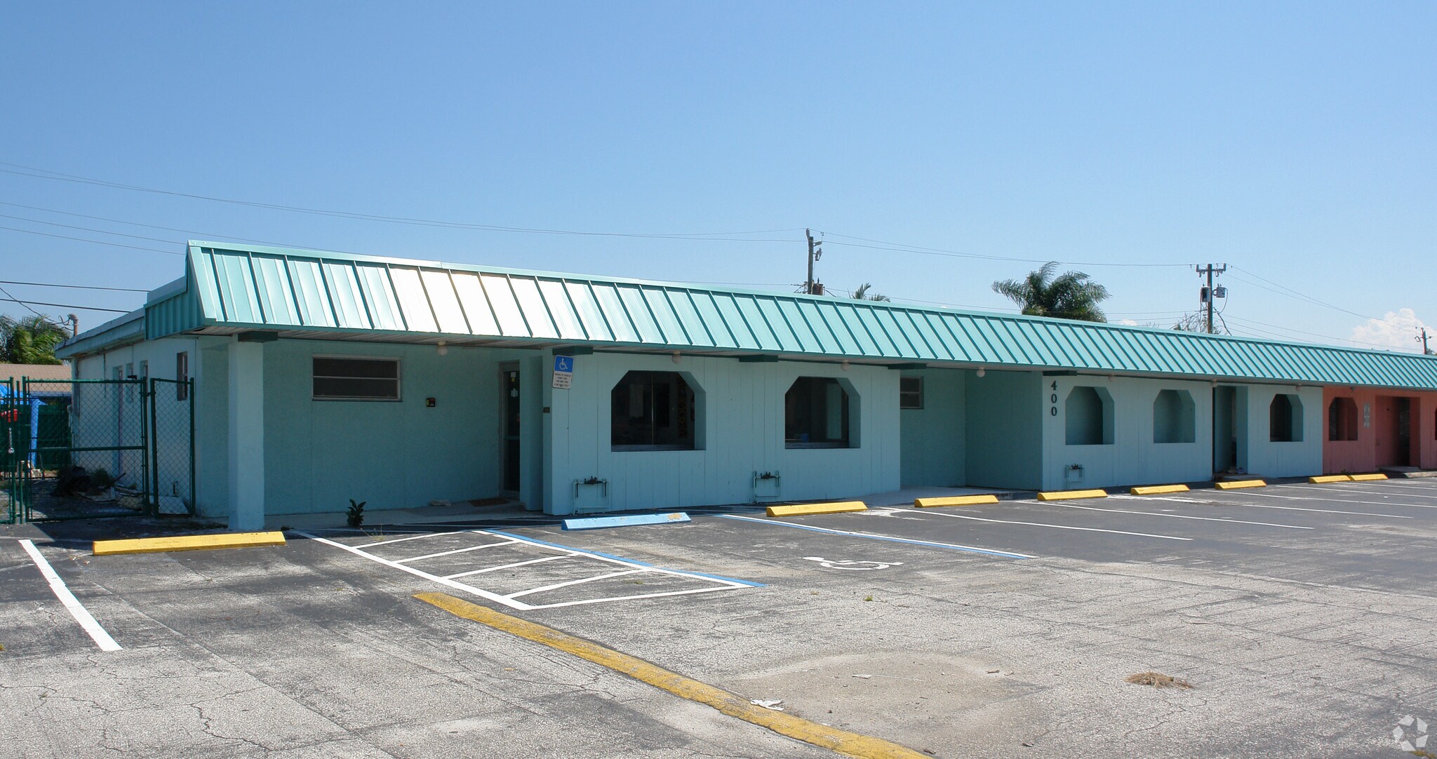 400 NE 44th St, Oakland Park, FL à vendre Photo principale- Image 1 de 8