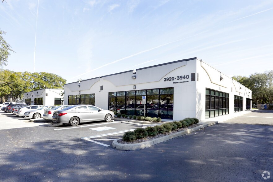 3920-3940 Premier North Dr, Tampa, FL à louer - Photo du bâtiment - Image 1 de 5