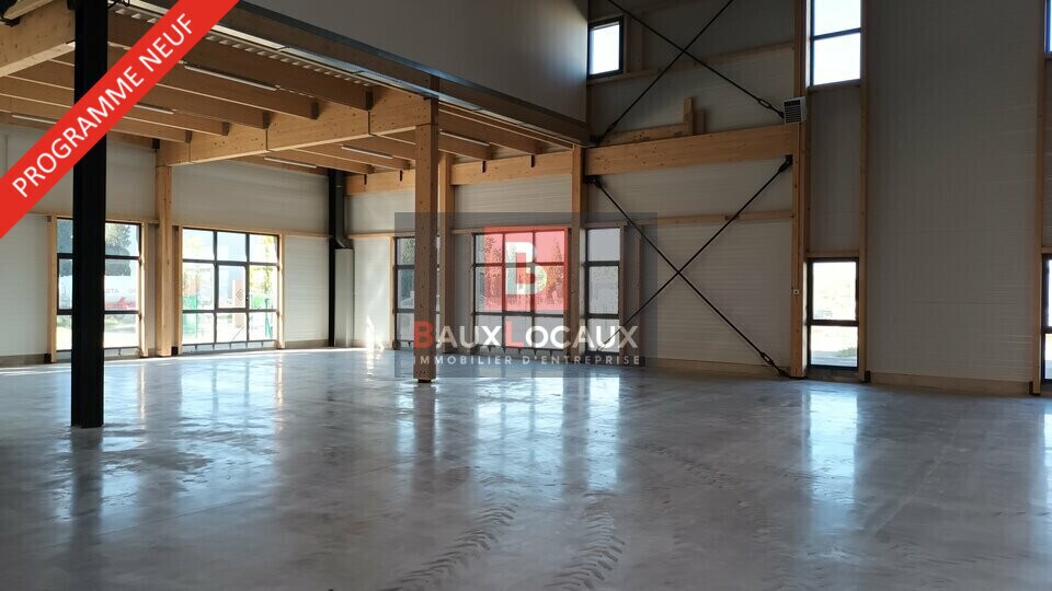 Flex in Graveson for lease - Interior Photo - Image 2 of 8