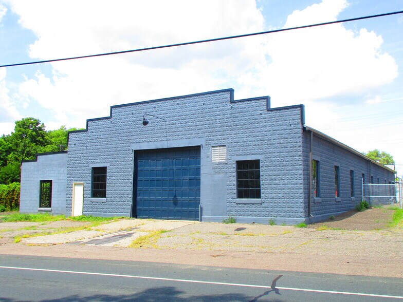 3637 E Michigan Ave, Kalamazoo, MI à louer - Photo du bâtiment - Image 1 de 5