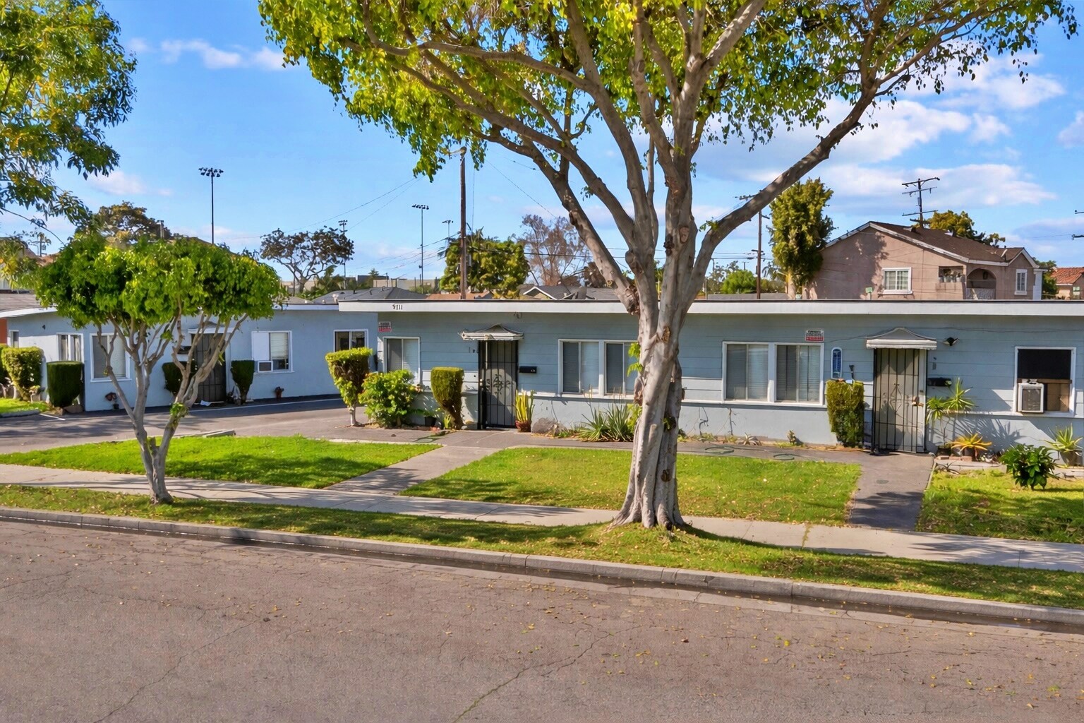9711-9717 Salt Lake Ave, South Gate, CA à vendre Photo principale- Image 1 de 9