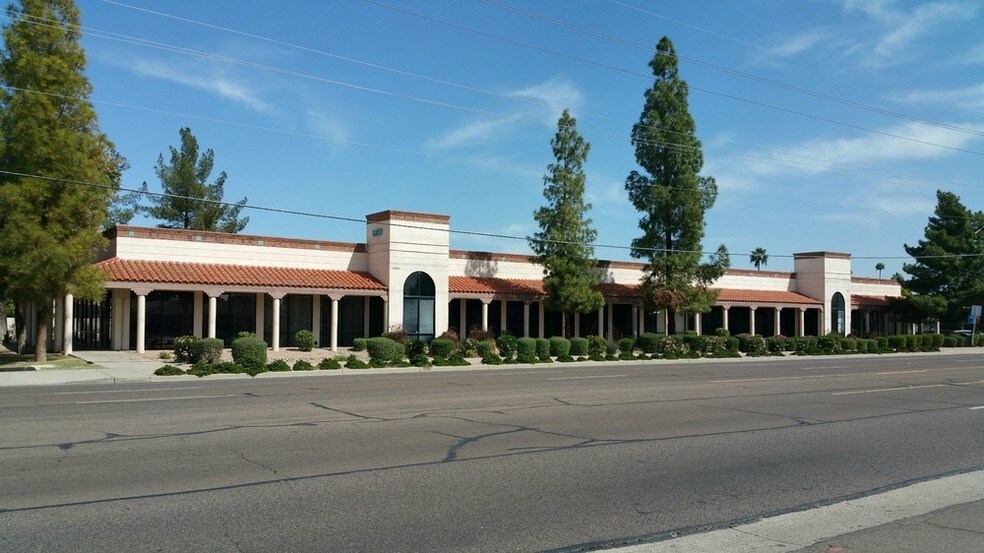 3280 S Country Club Way, Tempe, AZ à louer - Photo du bâtiment - Image 3 de 24