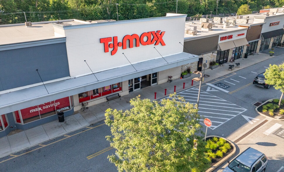 115-125 E Swedesford Rd, Wayne, PA for lease - Building Photo - Image 2 of 15